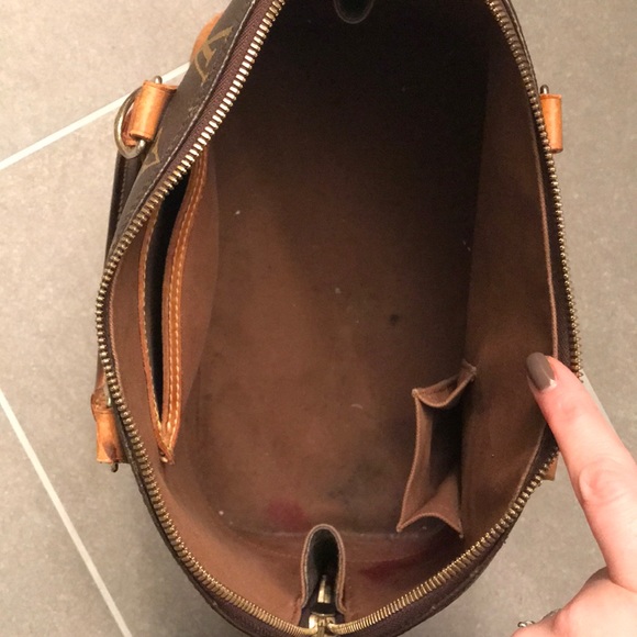 Louis Vuitton Alma Monogram Bag - Picture 2 of 8